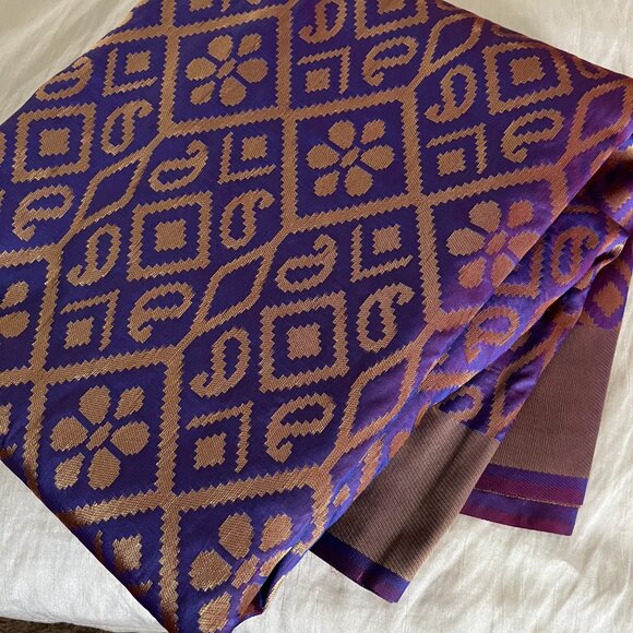 Purple Banarasi silk  Saree with allover  Gold Zari Work + Blouse fabric - Picture 9 of 15